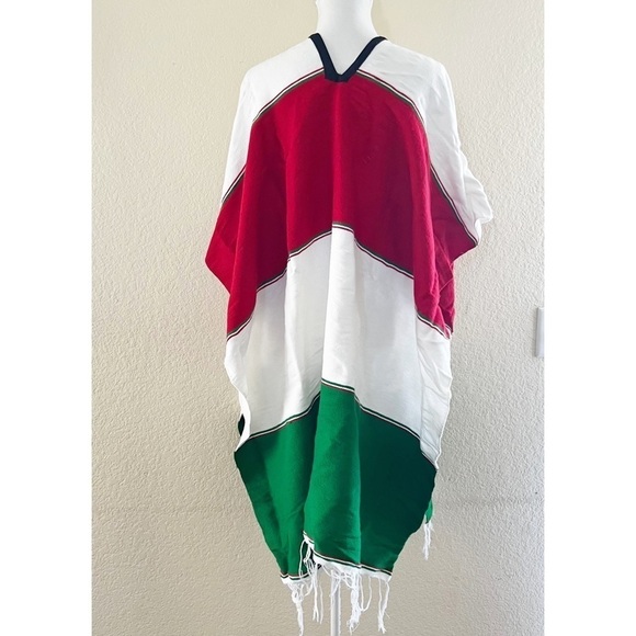 Mexico Poncho Serape Tri color - Picture 3 of 7